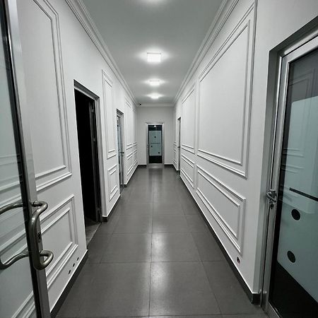 F&F Domino Hostel Yerevan Exterior foto